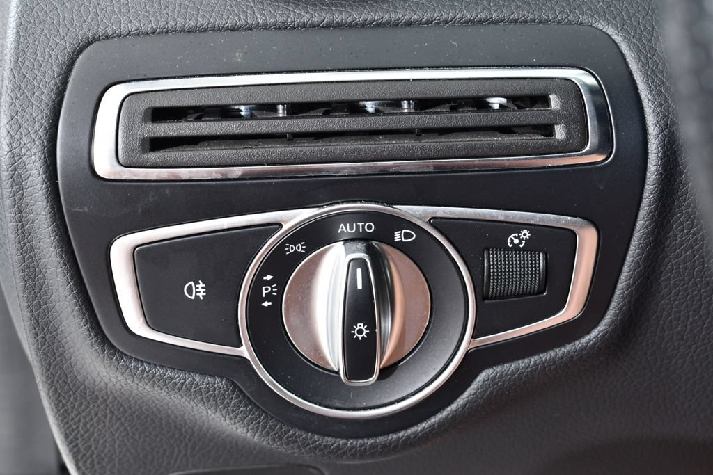 Used 2017 Mercedes-Benz C 300 4MATIC Sedan image 31