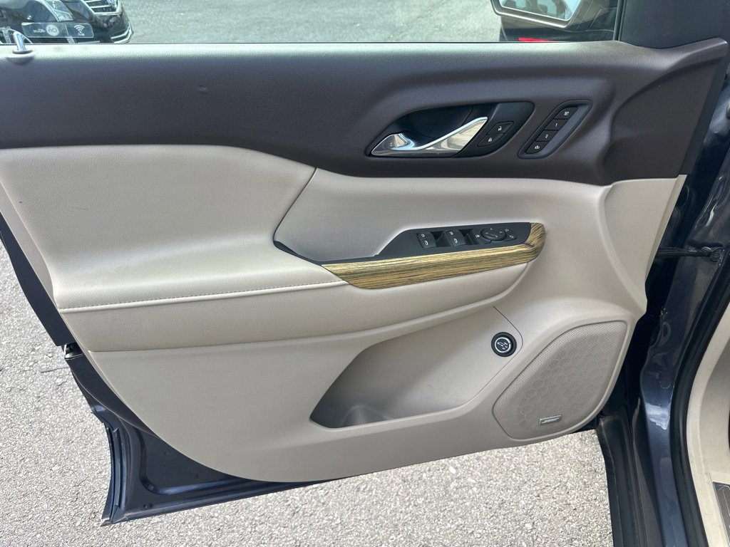 Used 2018 GMC Acadia Denali w/ LPO, Cargo Package image 28