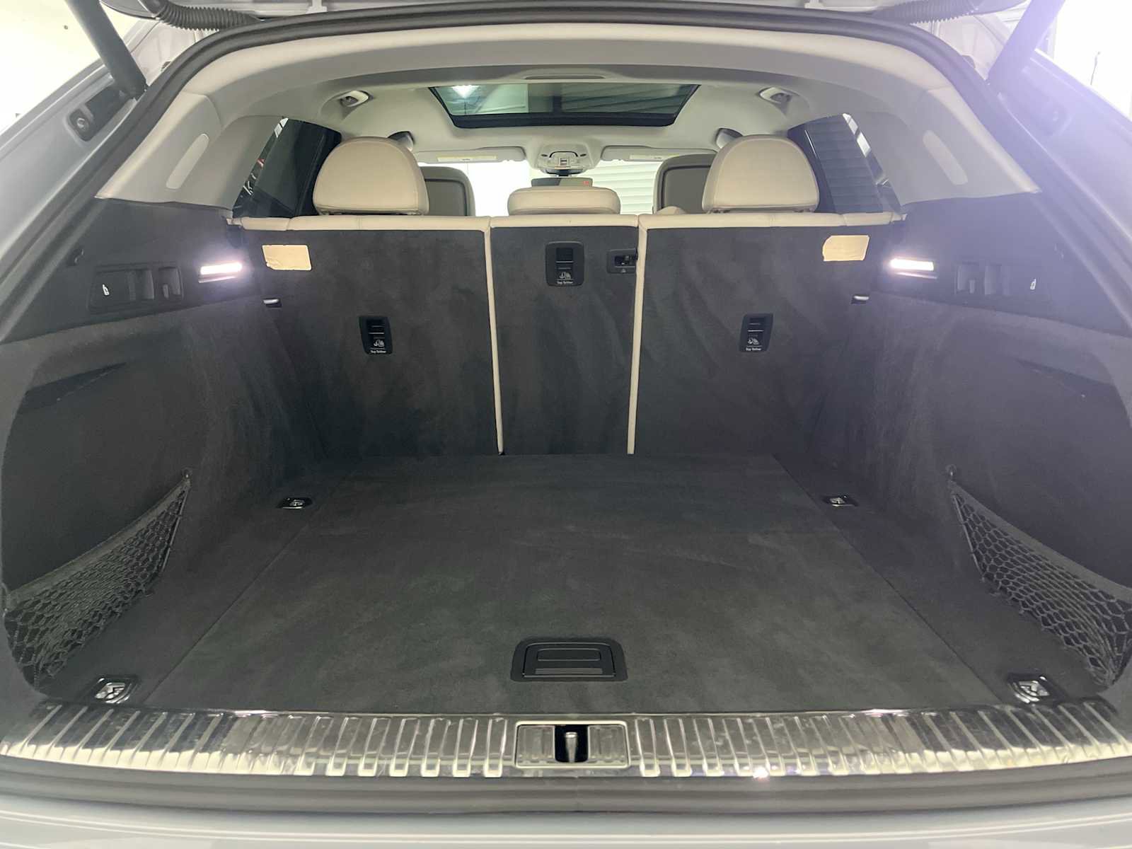 Used 2019 Audi e-tron Prestige image 27