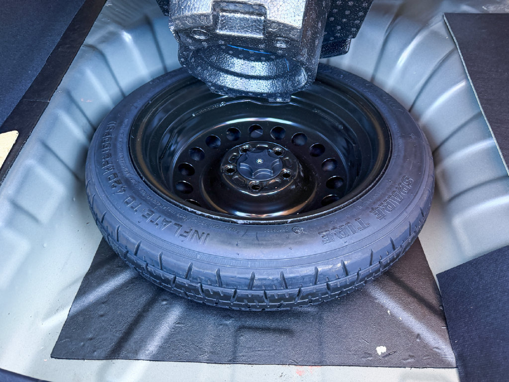 Certified 2024 Nissan Kicks SV FWD image 34