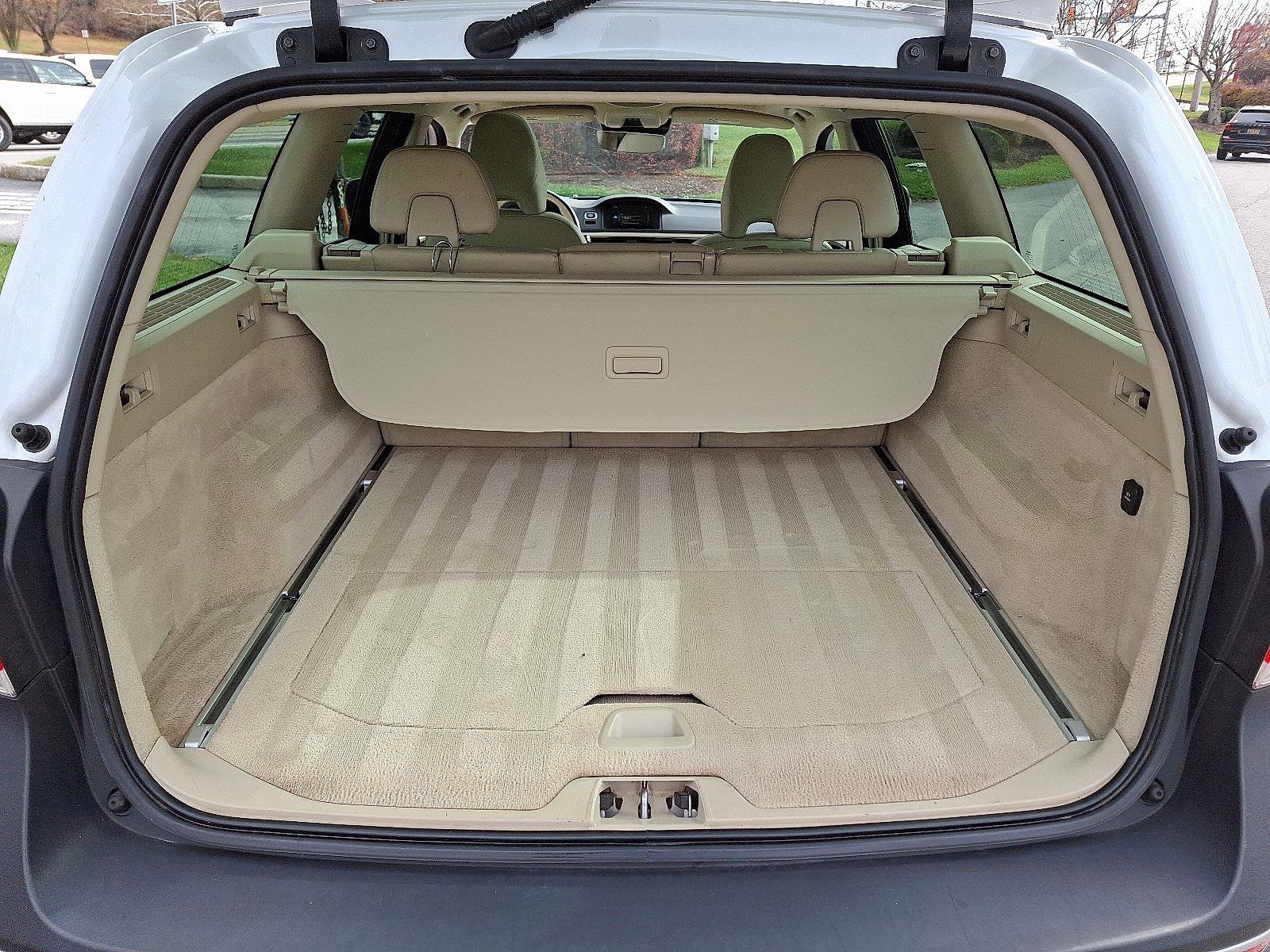 Used 2016 Volvo XC70 T5 Platinum w/ Climate Package image 28