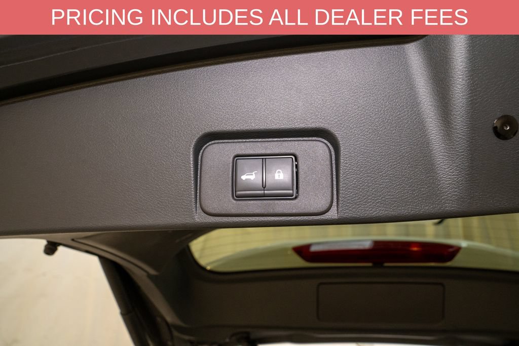 Used 2025 Nissan Rogue SV AWD/4WD image 6
