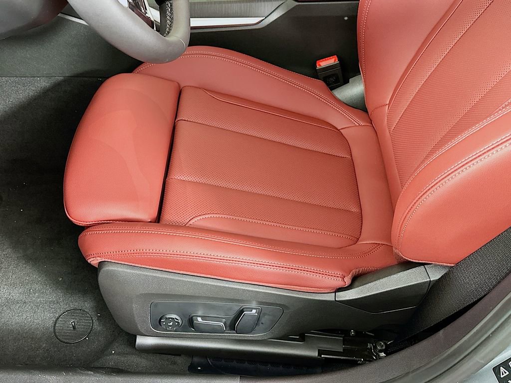 Used 2025 BMW 330i xDrive Sedan w/ M Sport Package image 24