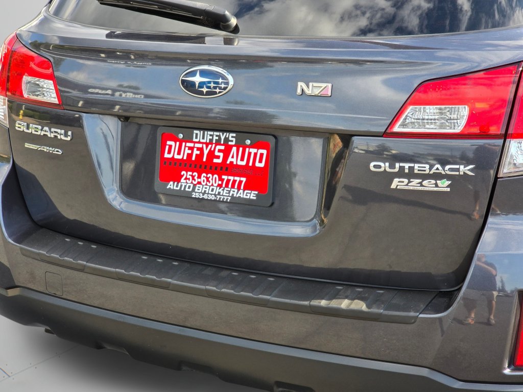 Used 2013 Subaru Outback 2.5i Limited w/ Moonroof Pkg AWD/4WD image 18