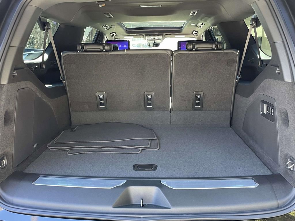 New 2026 Cadillac Escalade ESV Sport image 10