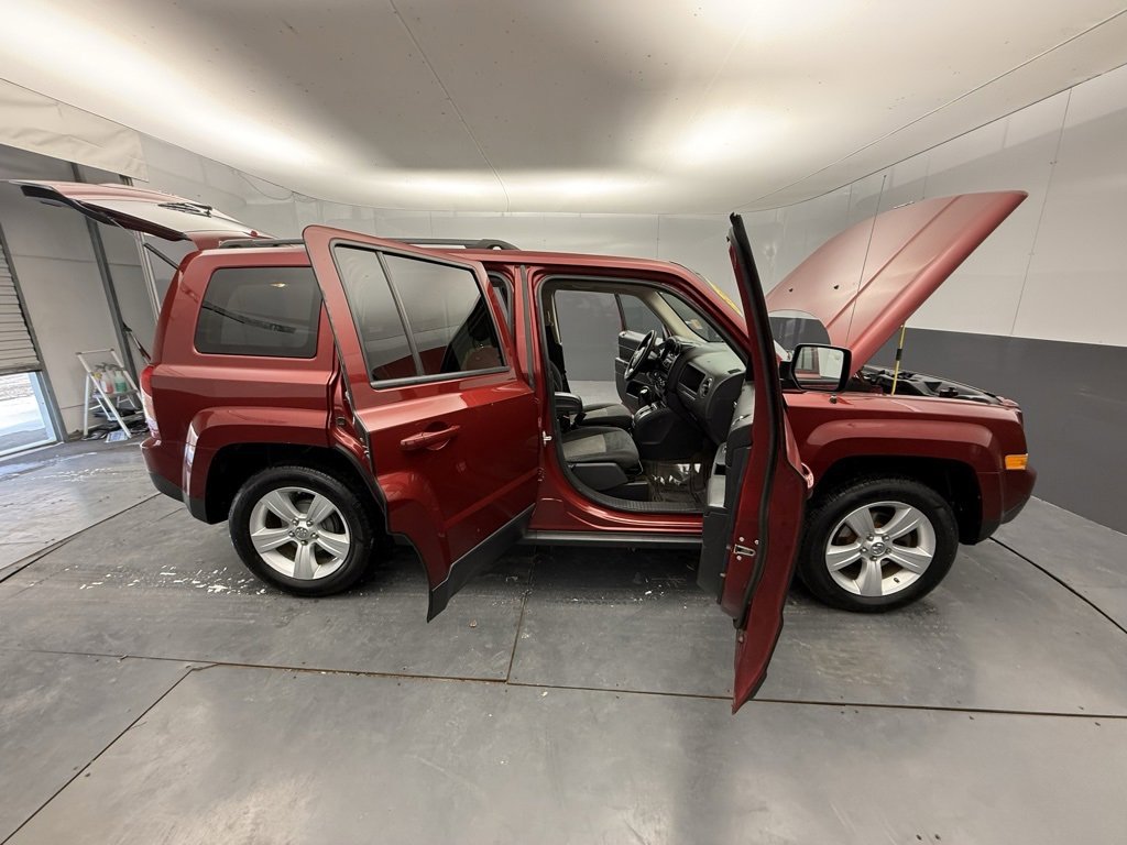Used 2017 Jeep Patriot Sport w/ Power Value Group image 19