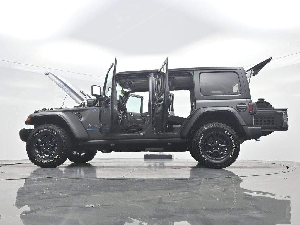 Used 2023 Jeep Wrangler Unlimited w/ Cold Weather Group AWD/4WD image 45