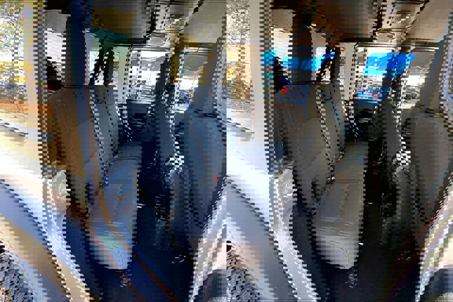 Used 2018 Jeep Wrangler Unlimited Sport S image 20