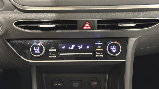 Used 2023 Hyundai Sonata SEL w/ Preferred Accessory Package FWD image 19