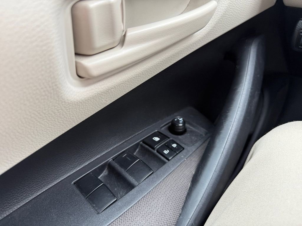 Used 2023 Toyota Corolla LE image 28