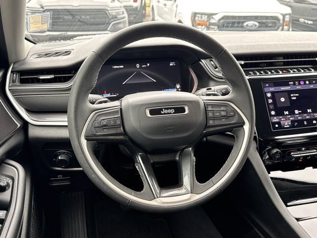 Certified 2023 Jeep Grand Cherokee Laredo AWD/4WD image 26