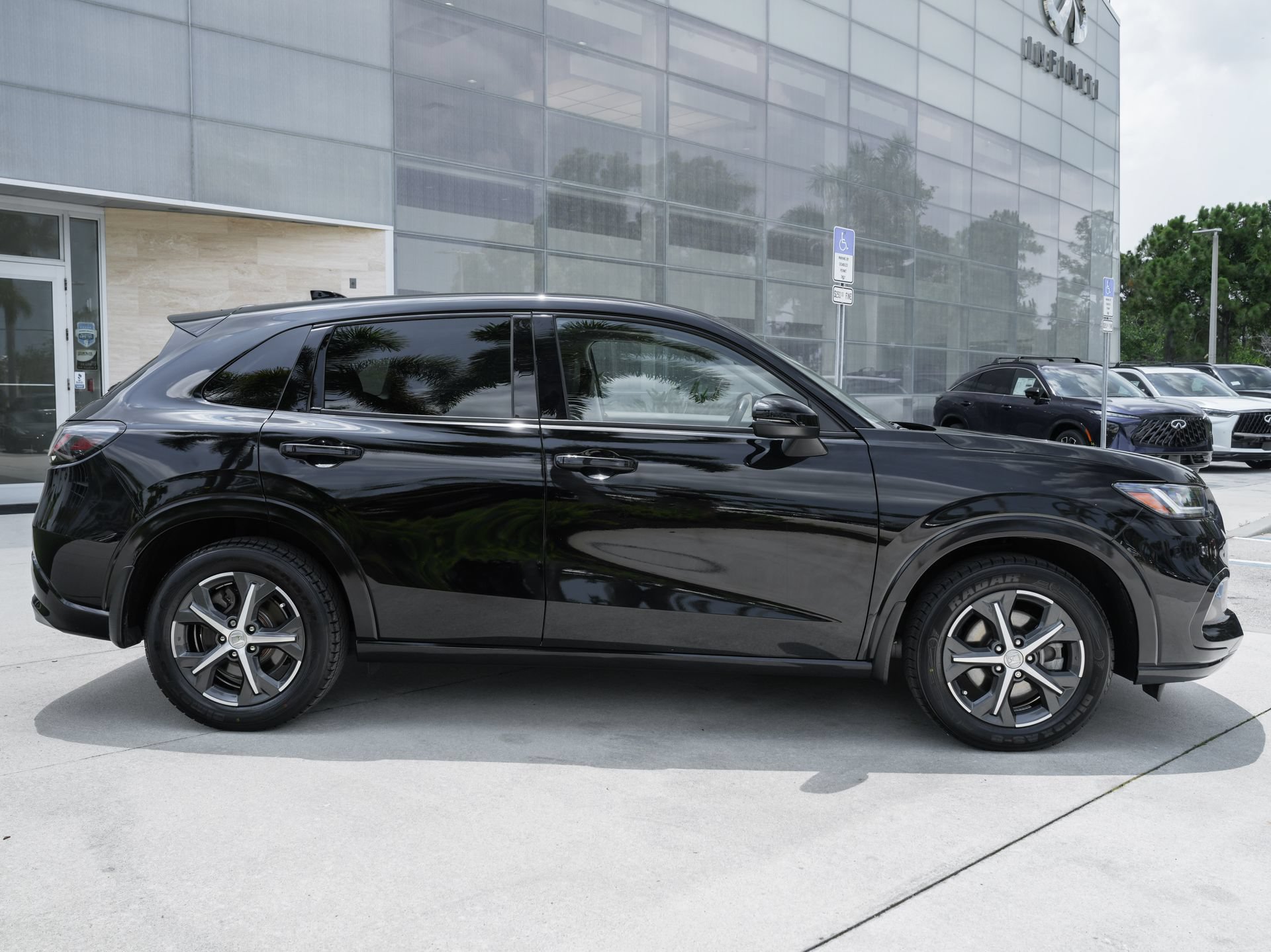 Used 2024 Honda HR-V EX-L image 24