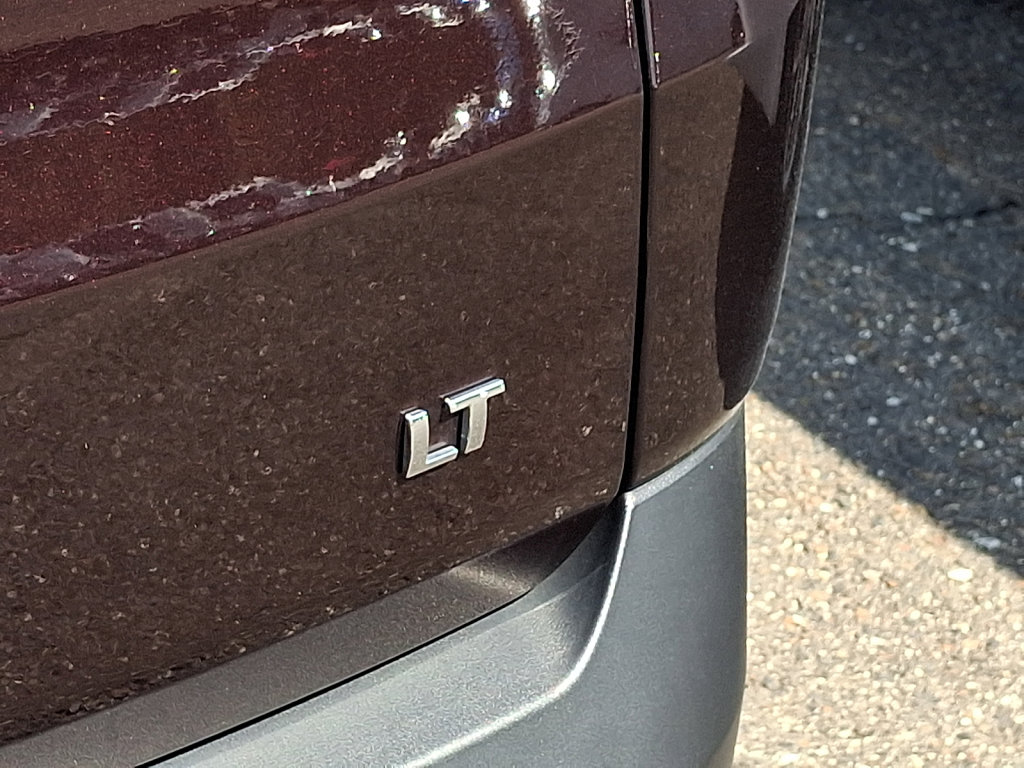 Used 2023 Chevrolet Traverse LT AWD/4WD image 4