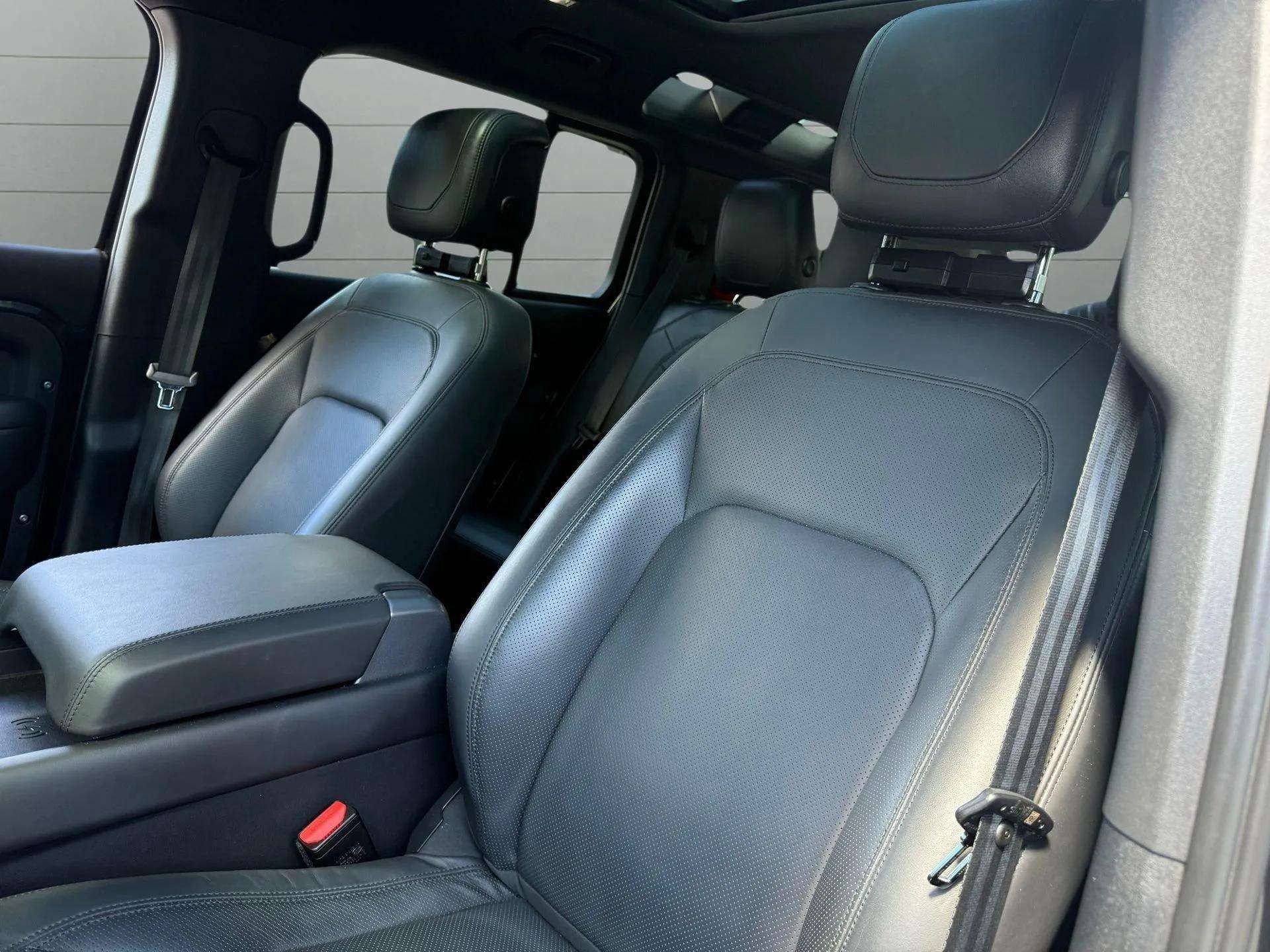 Used 2023 Land Rover Defender 110 Carpathian Edition image 14