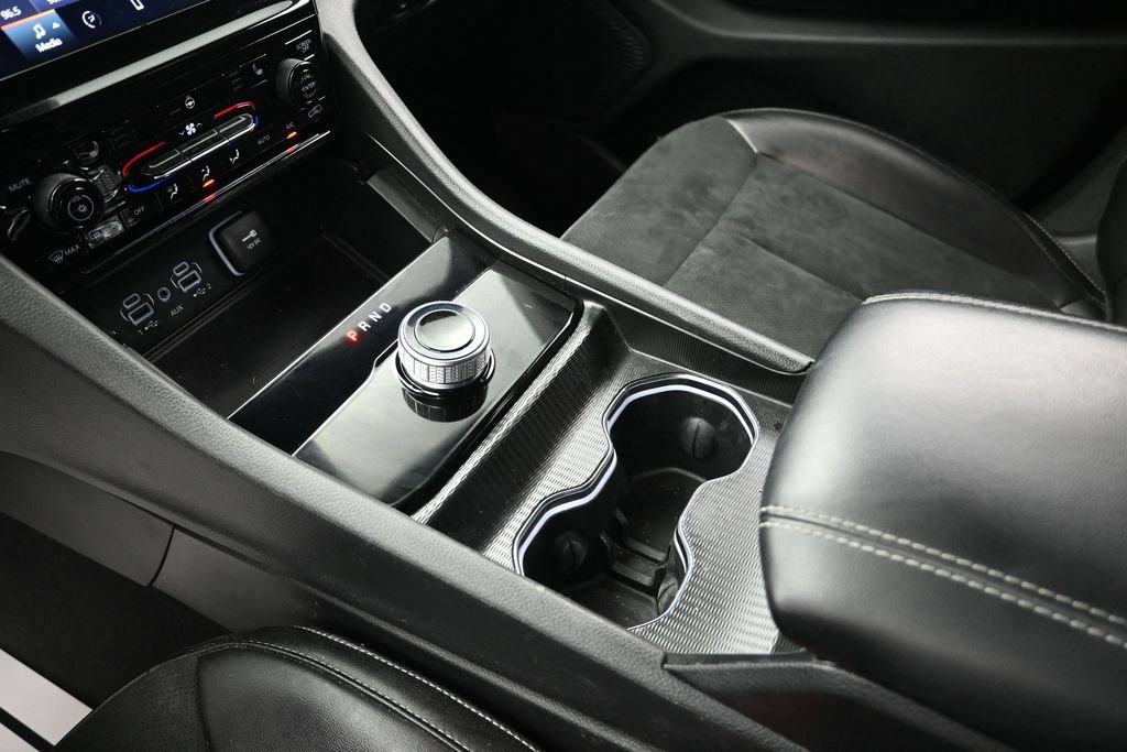 Used 2024 Jeep Grand Cherokee Altitude AWD/4WD image 16