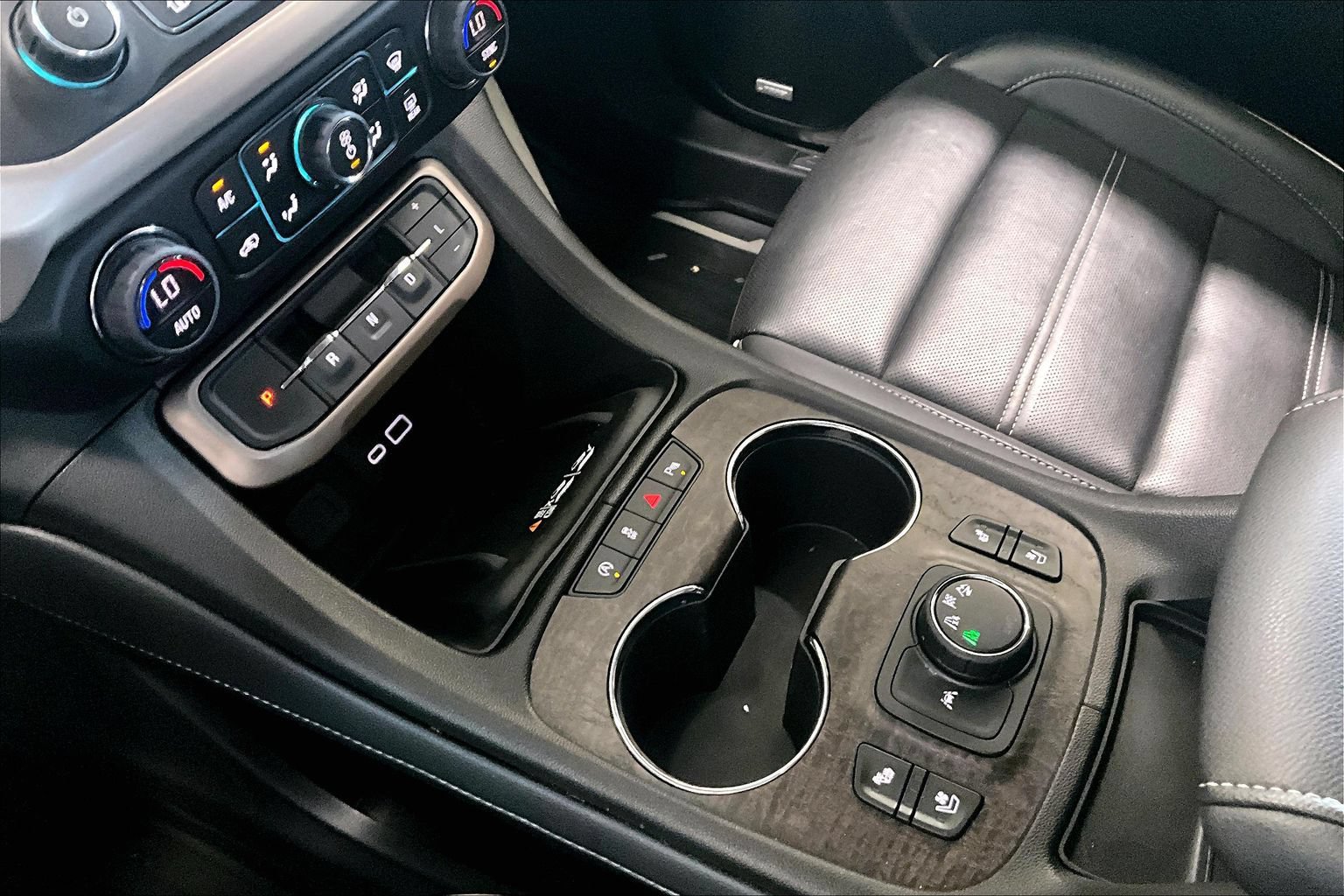 Used 2023 GMC Acadia Denali AWD/4WD image 15