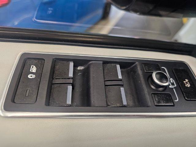 Used 2015 Land Rover Range Rover Autobiography AWD/4WD image 15