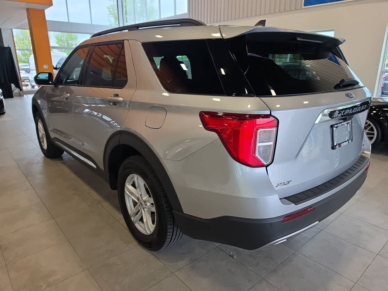 Used 2023 Ford Explorer XLT w/ Equipment Group 202A AWD/4WD image 11