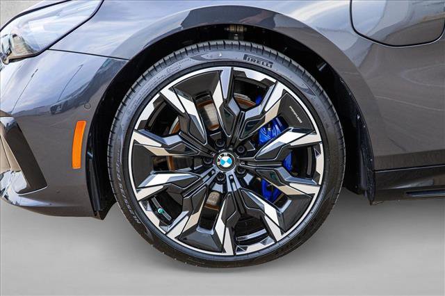 New 2026 BMW 550e xDrive image 9