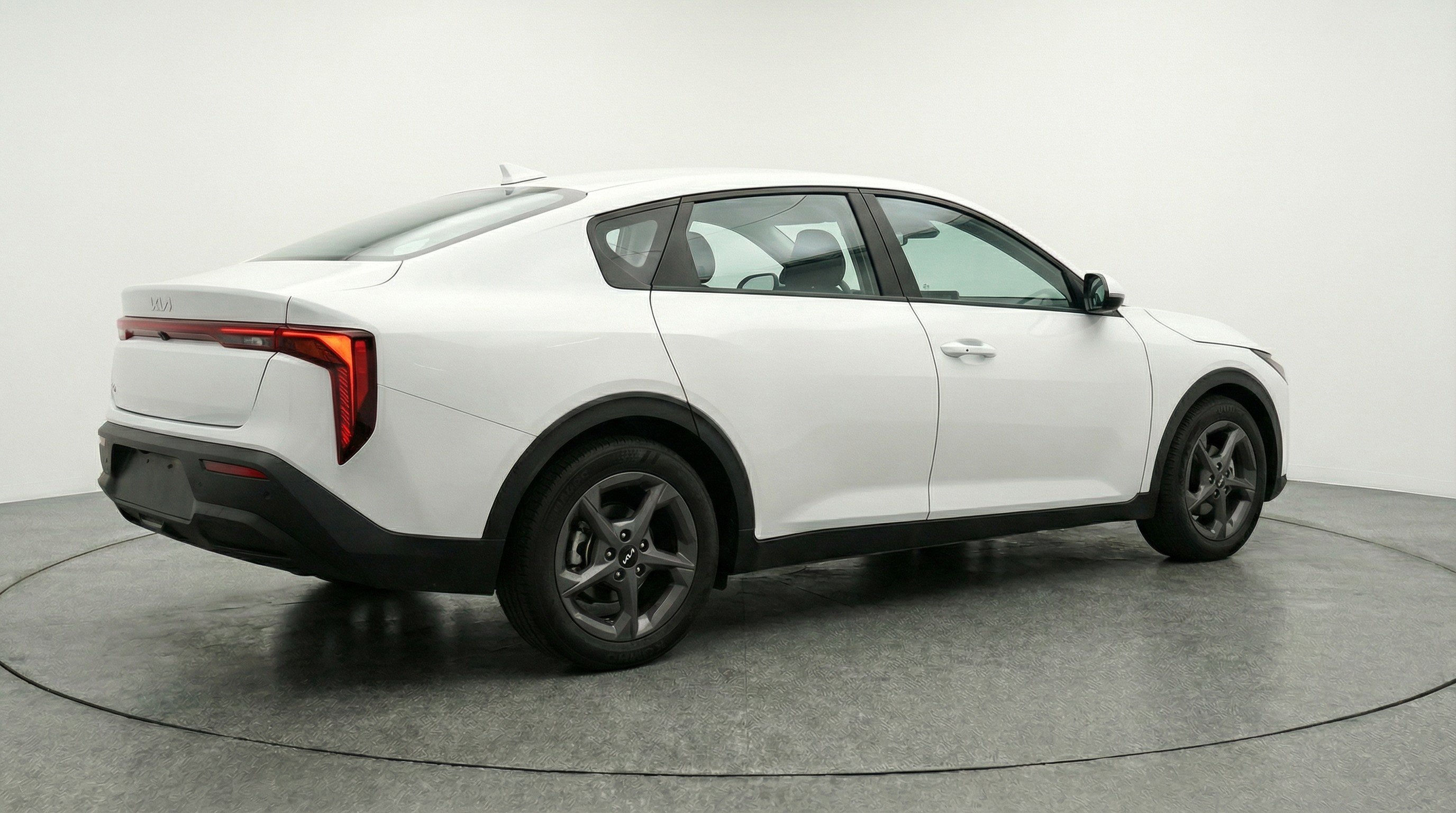 Used 2025 Kia K4 FWD image 9