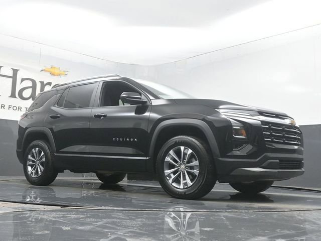 Used 2025 Chevrolet Equinox LT w/ Convenience Package II image 2