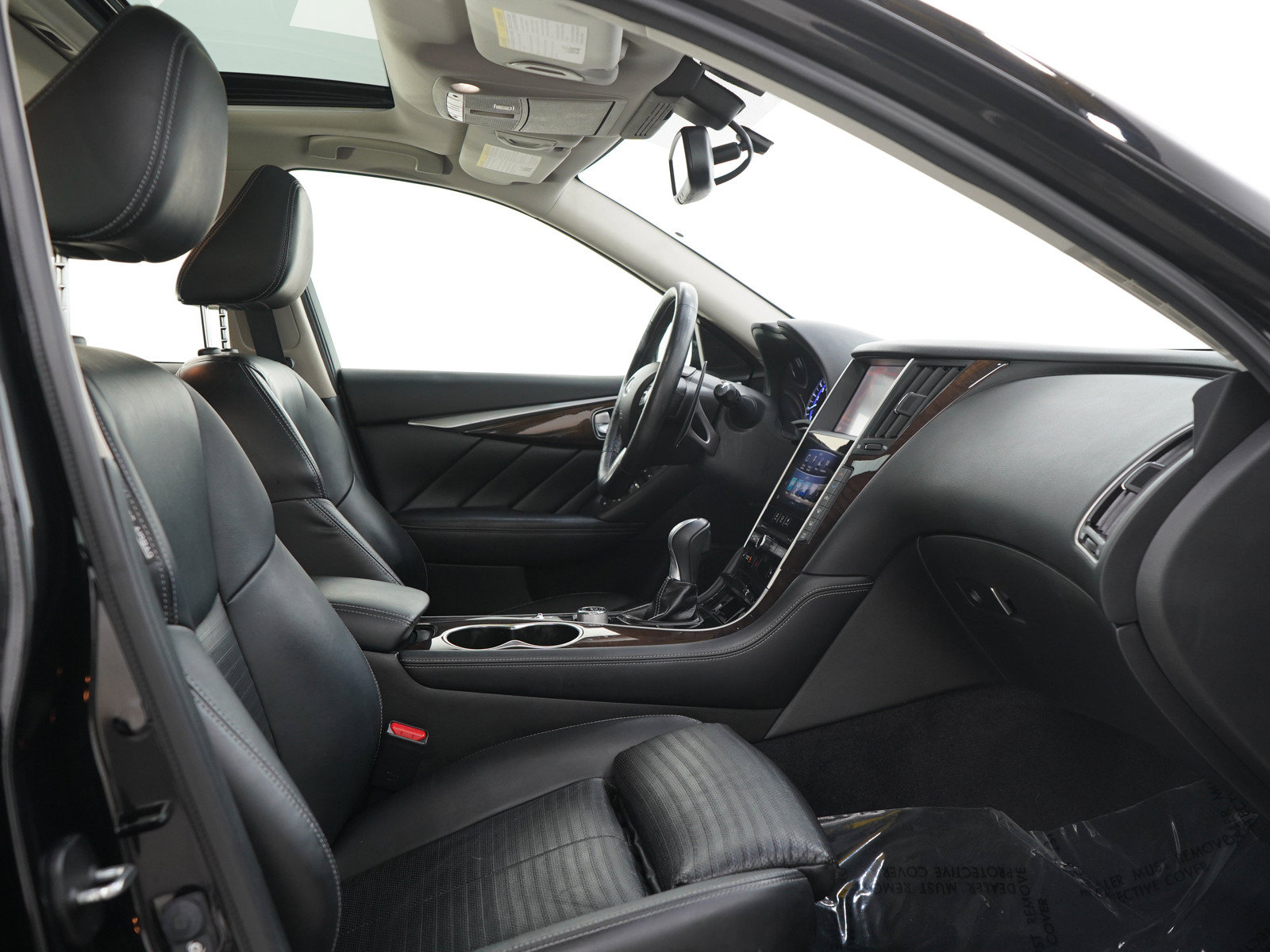 Used 2015 INFINITI Q50 AWD w/ Deluxe Touring Package image 11