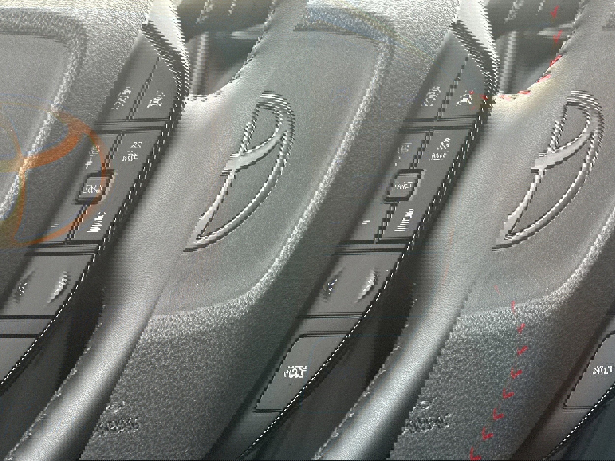 Used 2025 Toyota Prius Plug-In Hybrid image 25