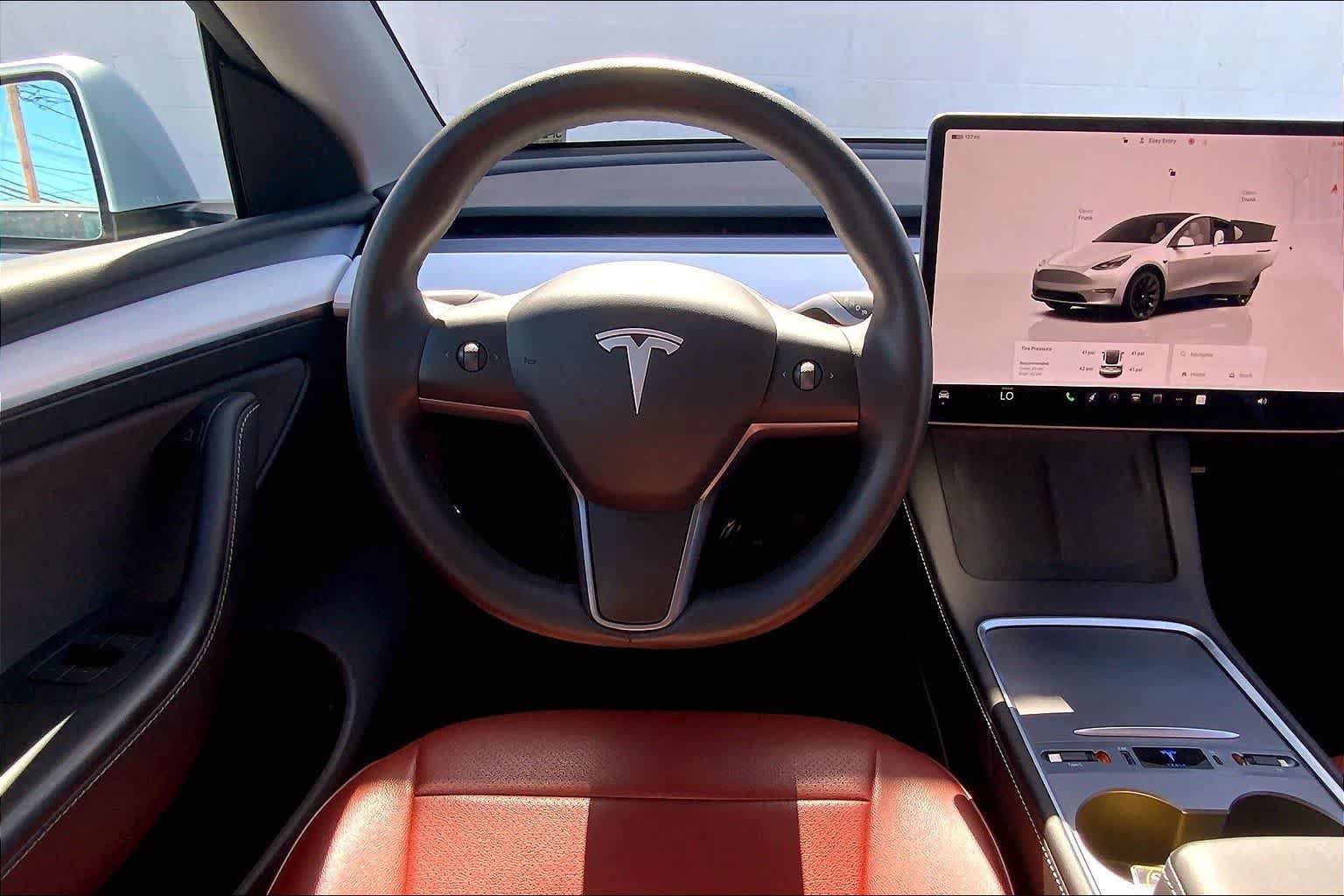 Used 2025 Tesla Model Y Long Range RWD image 14
