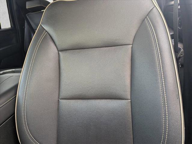 Used 2023 Chevrolet Suburban Premier image 14