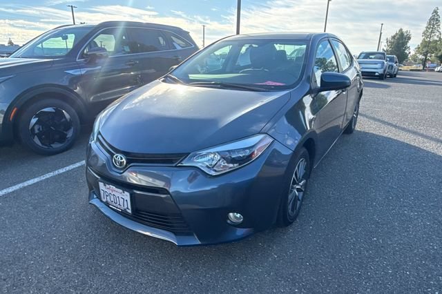 Used 2016 Toyota Corolla LE FWD image 2