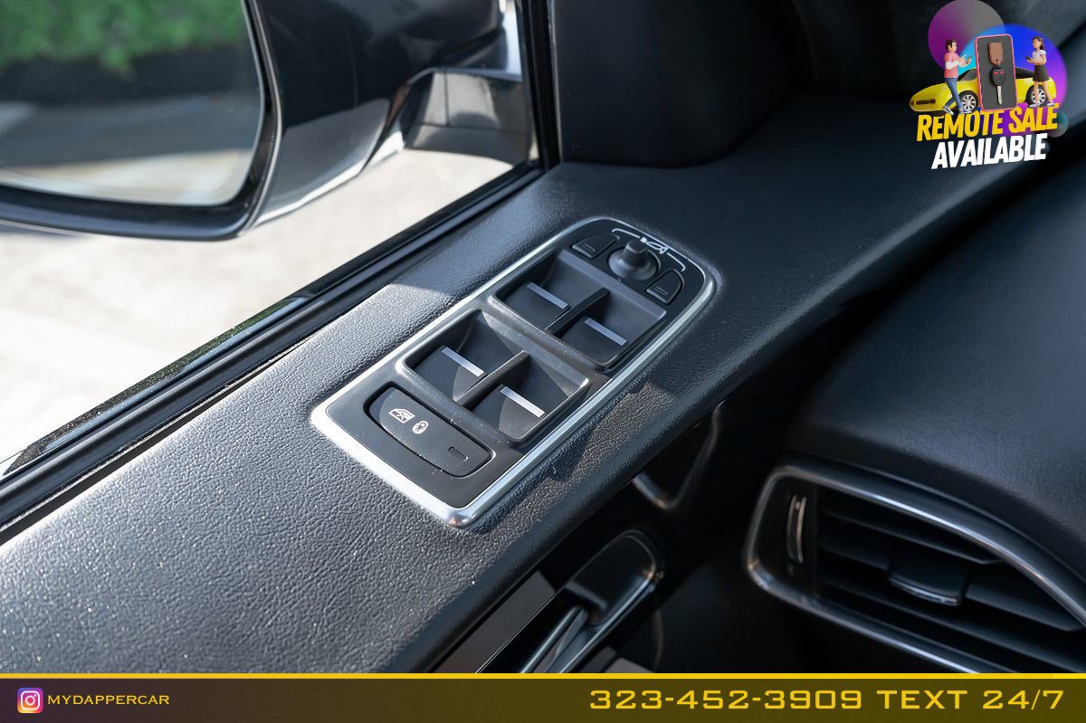 Used 2020 Jaguar F-PACE Premium image 28