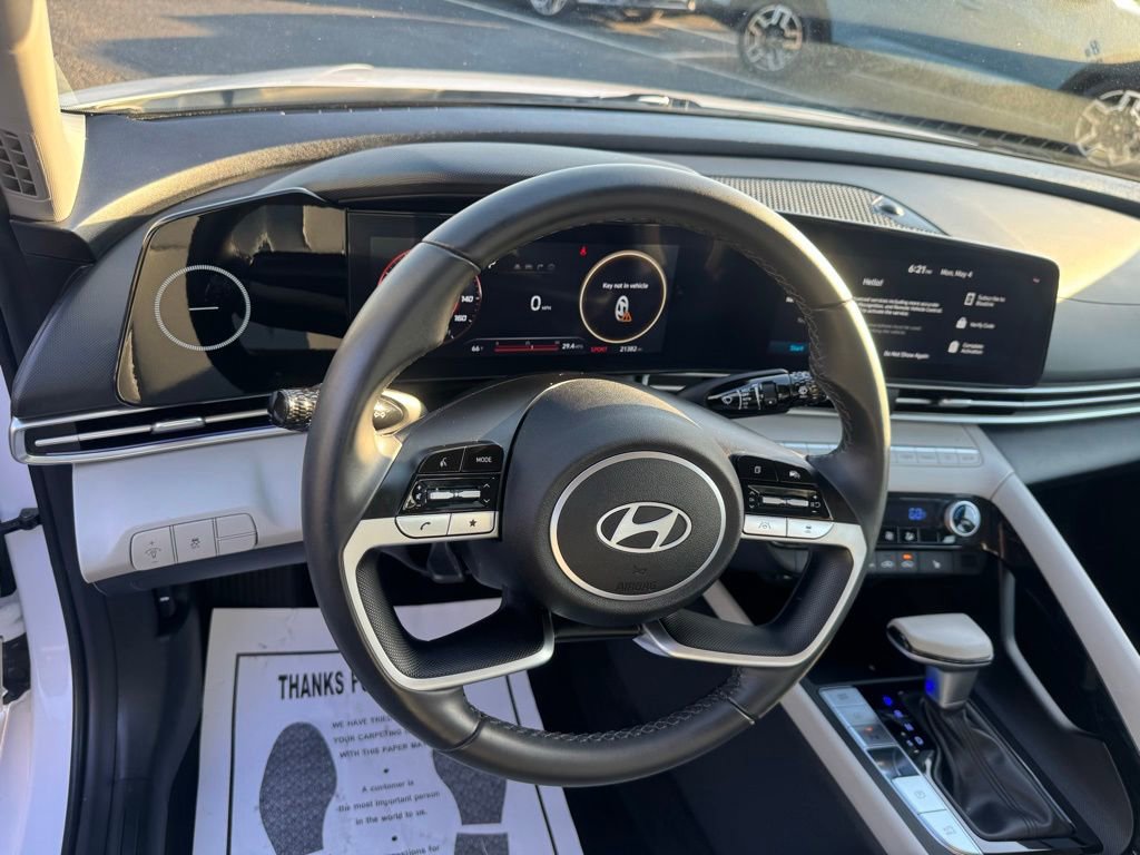 Certified 2024 Hyundai Elantra Limited FWD image 14