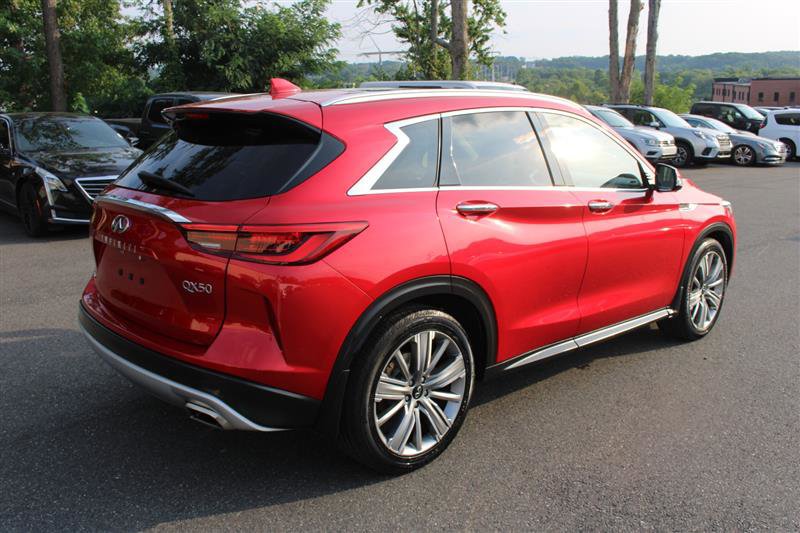 Used 2022 INFINITI QX50 Sensory image 8