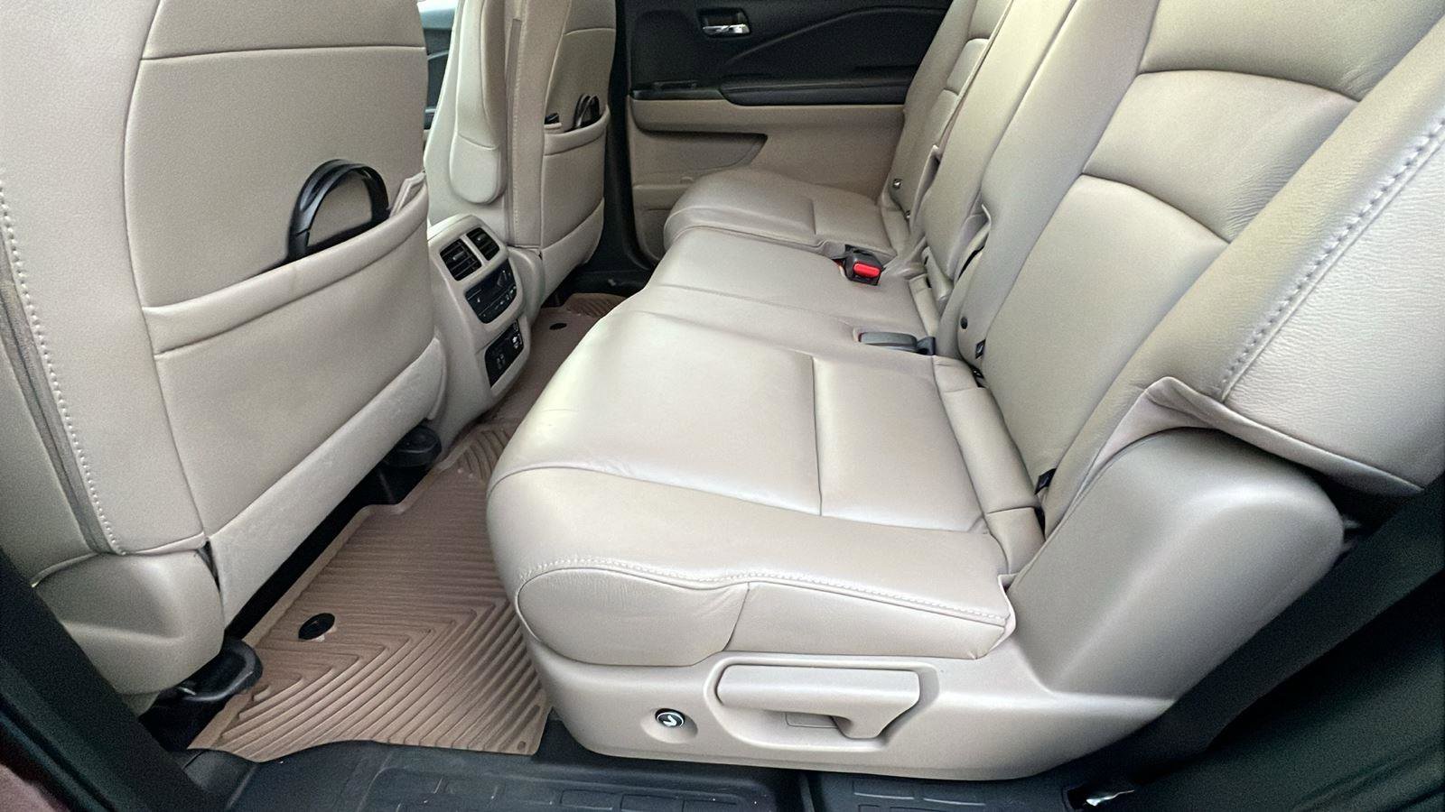 Used 2022 Honda Pilot Touring image 19