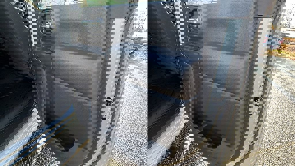 Certified 2022 Chevrolet Silverado 2500 LT w/ Convenience Package image 17