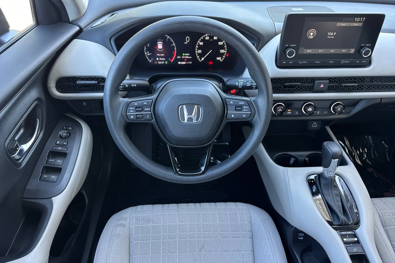 Used 2024 Honda HR-V LX image 30