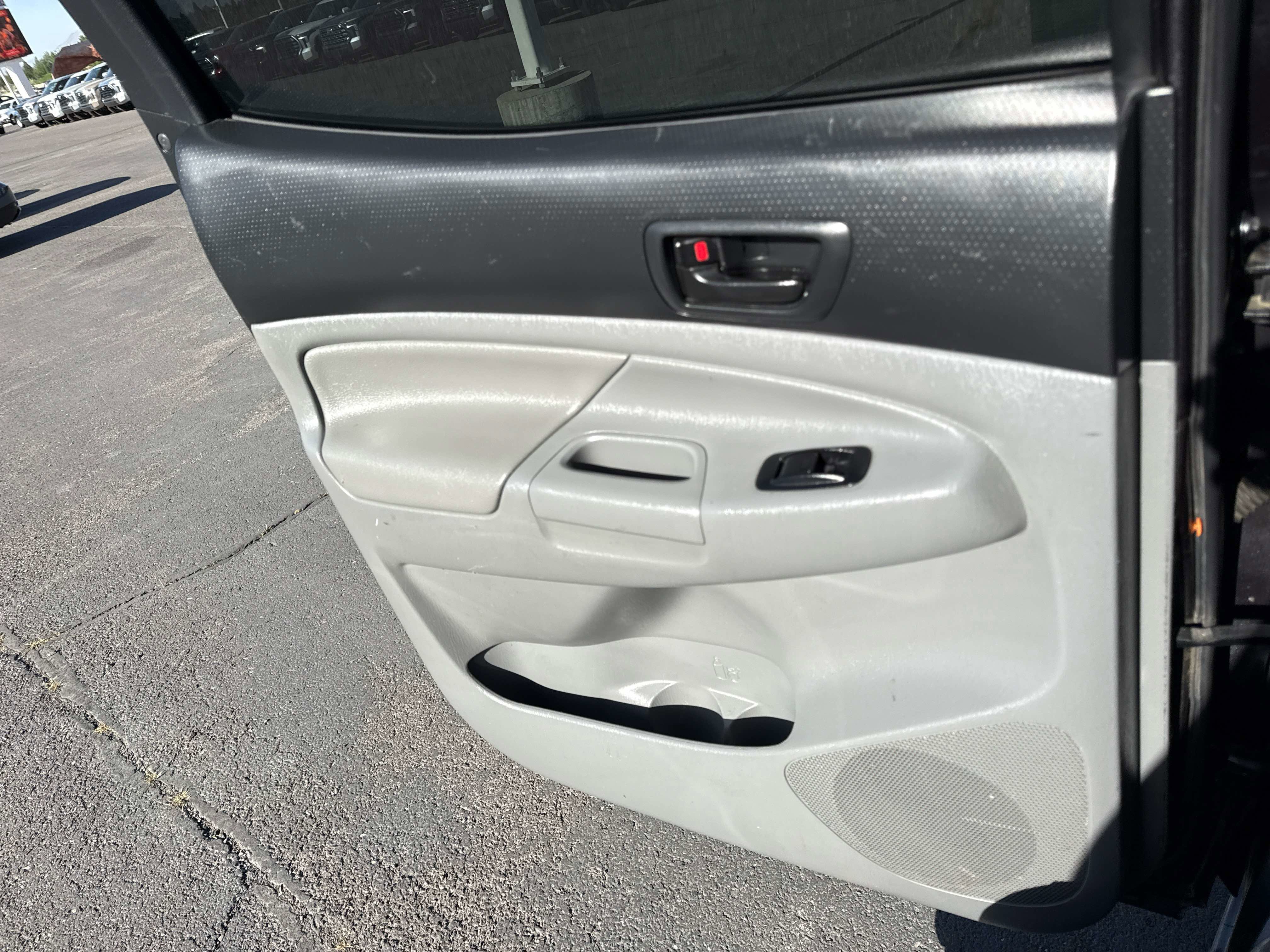 Used 2015 Toyota Tacoma 4x4 Double Cab w/ TRD Sport Package image 16