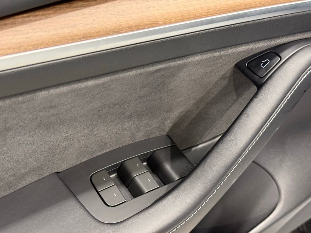 Used 2022 Tesla Model 3 image 15