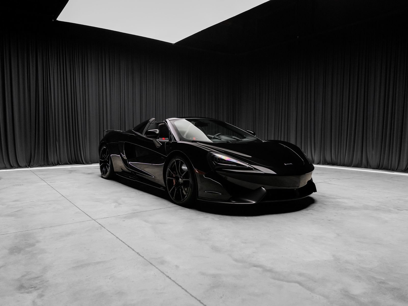 Used 2019 McLaren 570S Spider RWD image 5