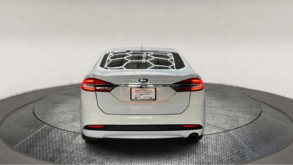 Used 2020 Ford Fusion SE image 7