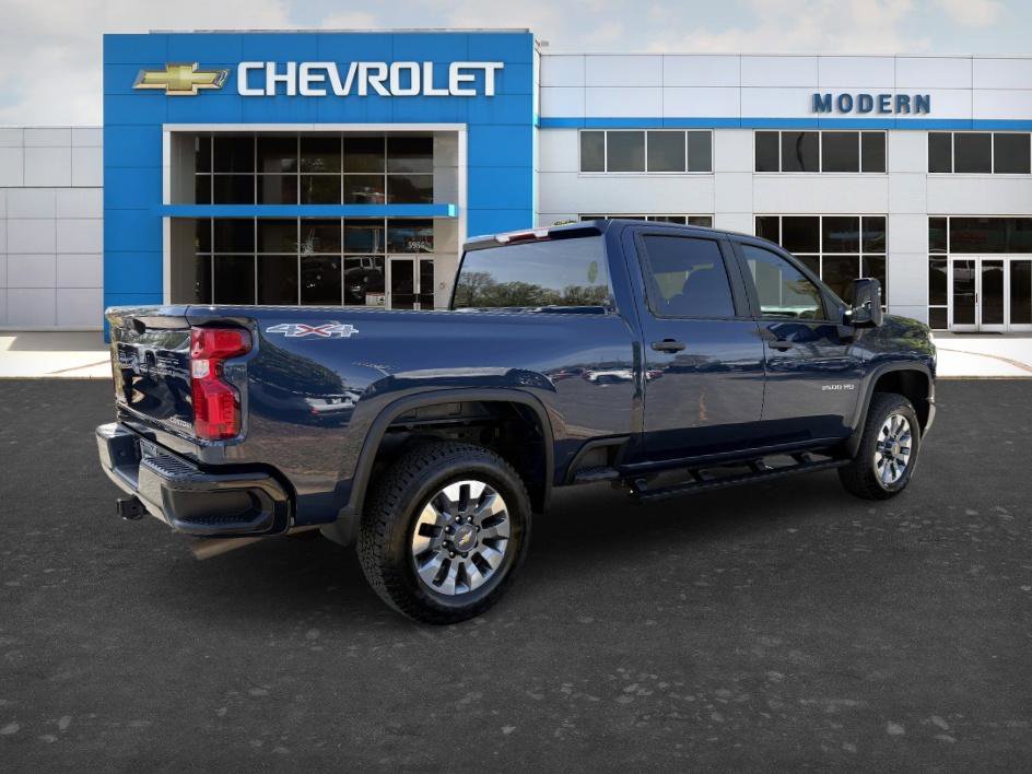 Used 2023 Chevrolet Silverado 2500 Custom w/ Custom Value Package image 5