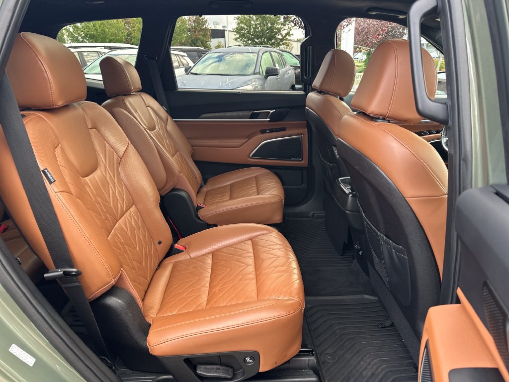 Used 2023 Kia Telluride SX Prestige X-Pro AWD/4WD image 16
