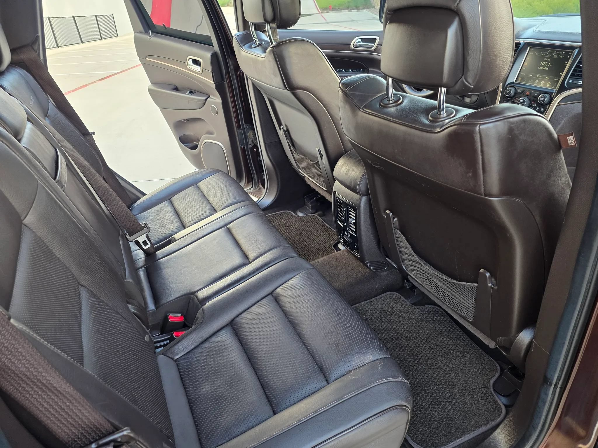 Used 2014 Jeep Grand Cherokee Summit AWD/4WD image 12