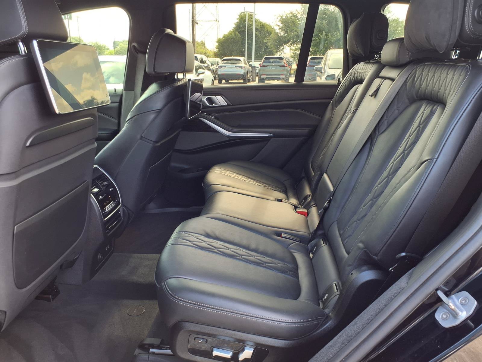 Used 2019 BMW X7 xDrive40i w/ Premium Package AWD/4WD image 19