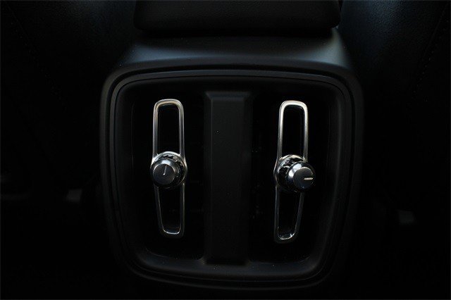 Used 2021 Volvo XC40 P8 Recharge w/ Advanced Package image 46