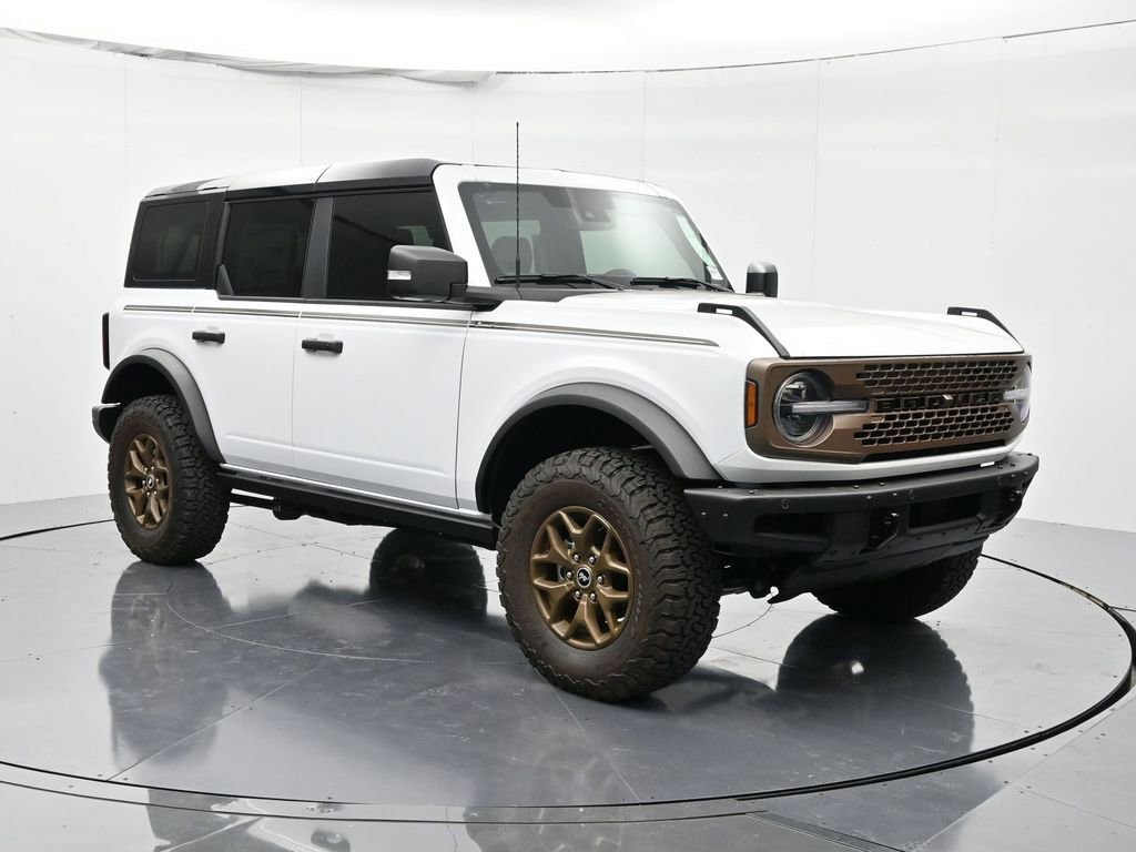 New 2025 Ford Bronco Badlands image 3