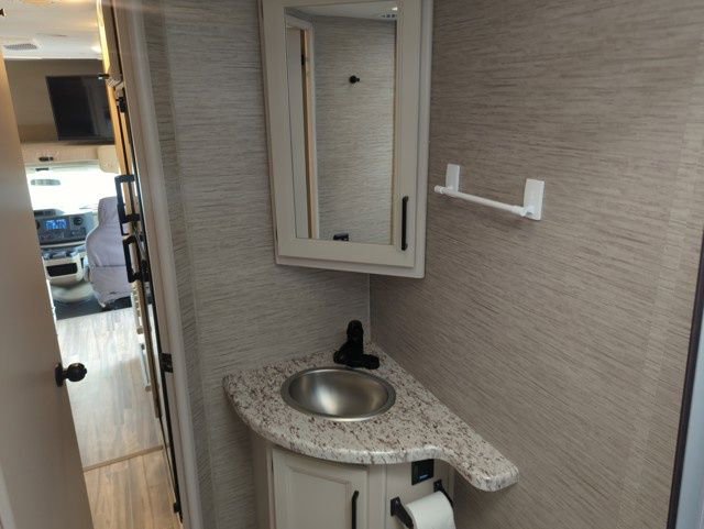 Used 2023 Ford E-450 and Econoline 450 Super Duty w/ Motorhome Prep Package image 15