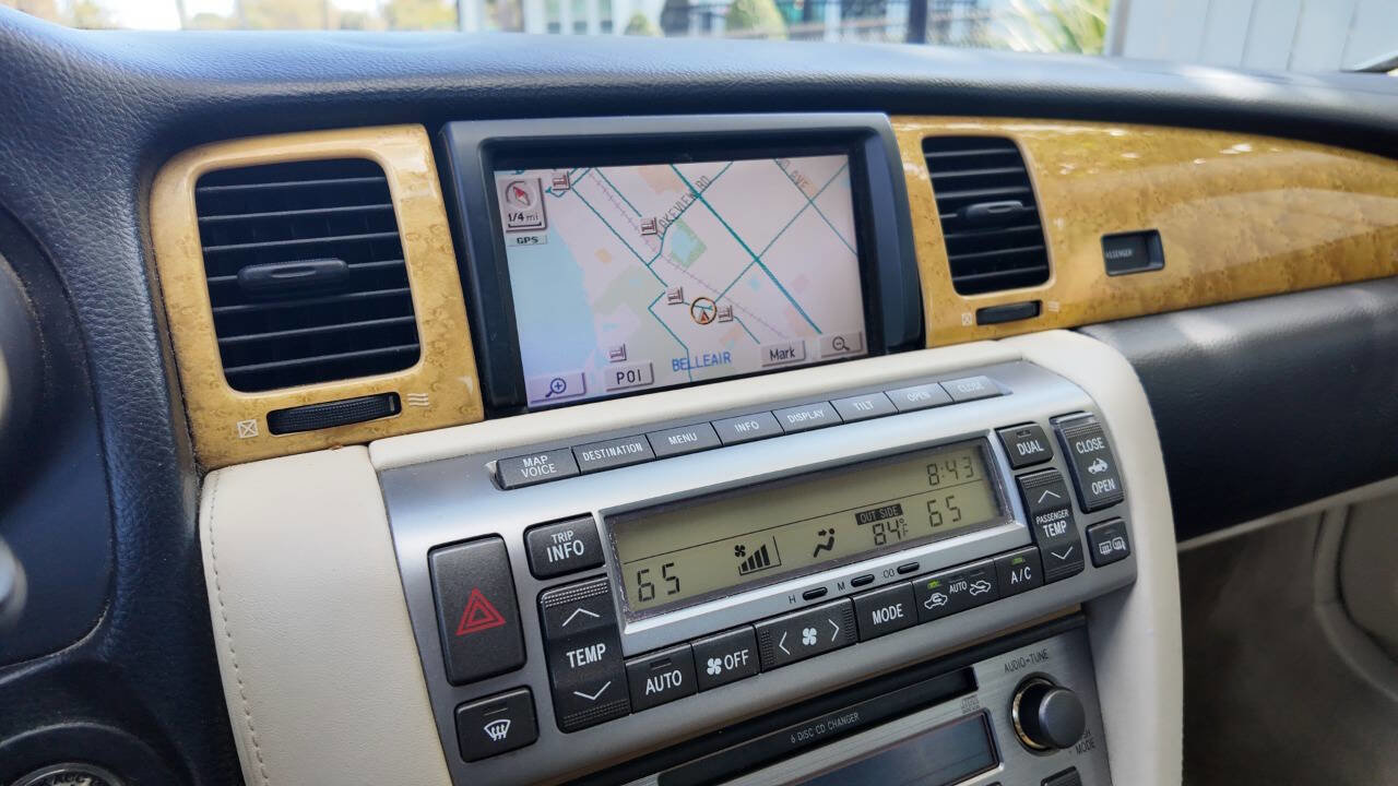 Used 2004 Lexus SC 430 Convertible image 16