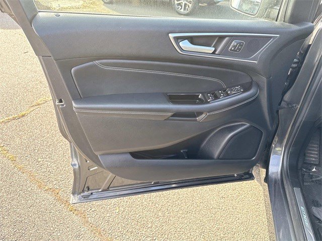 Used 2018 Ford Edge Titanium w/ Technology Package image 13