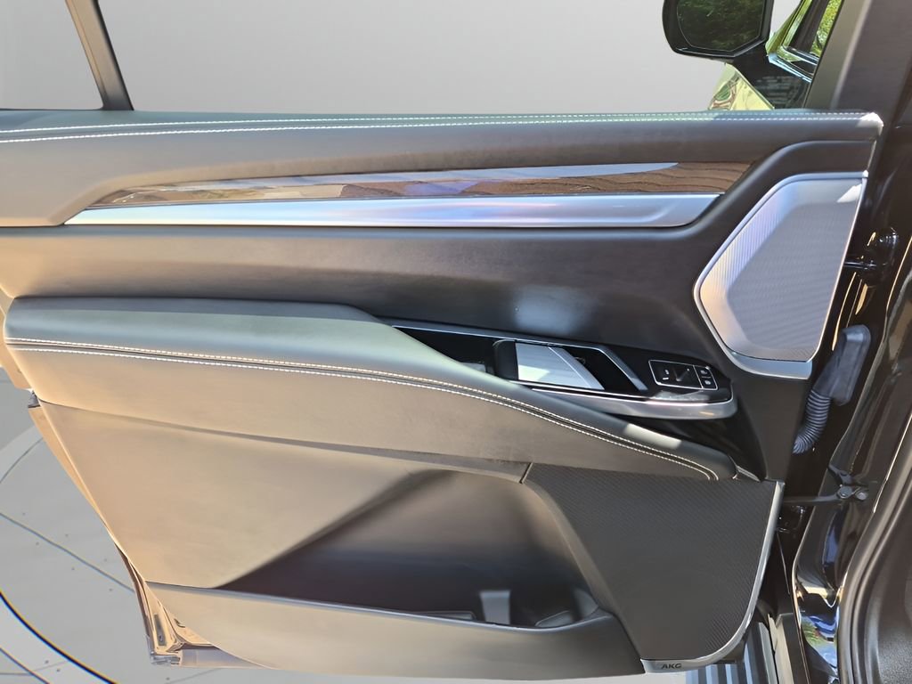 Certified 2026 Cadillac Escalade ESV Platinum Sport w/ LPO, ONYX Package image 17